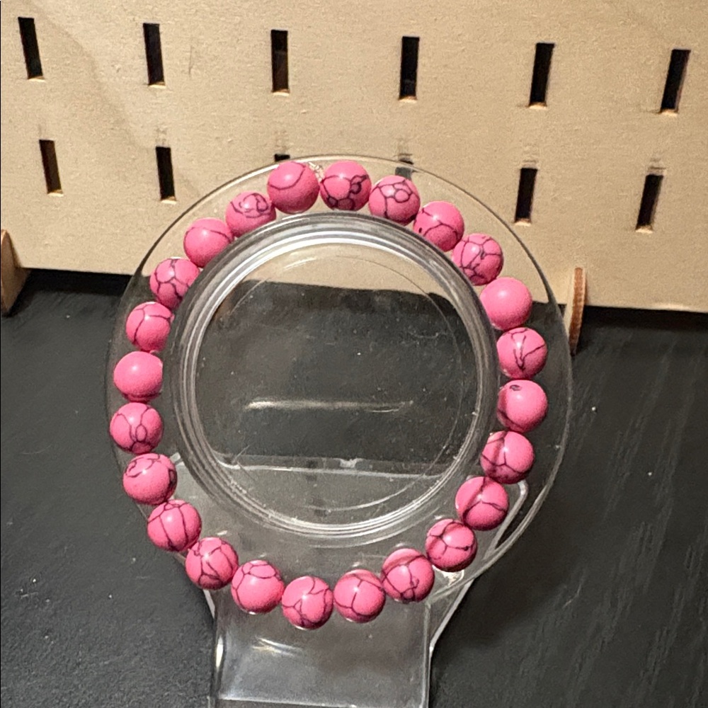 Handcrafted howlite beaded bracelet - Picture 2 of 9